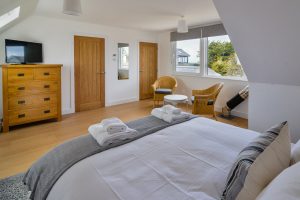 First floor master bedroom at Beachcombers