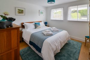 Ground floor King sized bedroom at Beachcombers