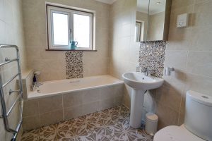 Main family bathroom at Bosporthennis