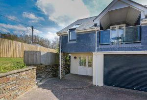 Front exterior view of Aquataine Annexe