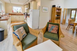 Kitchen area with seating at Gortheren