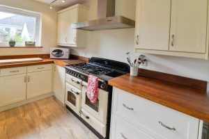 Well equipped kitchen with large range oven at Gortheren