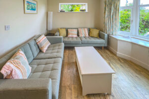 Lounge with sofas at Gortheren