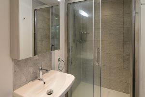 Shower cubicle in ensuite in the annexe at Morvoren