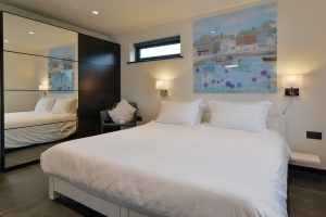 Super king/twin ensuite bedroom in the annexe at Morvoren