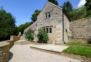 Front exterior of Pensile House Cottage