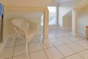Ensuite off the master bedroom on the first floor at Parc Vean showing tiled floor and window