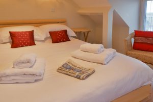 Master king ensuite bedroom on the first floor at Parc Vean