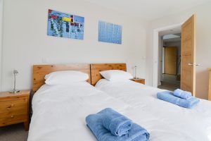 Twin bedroom on the ground floor at Pendoric