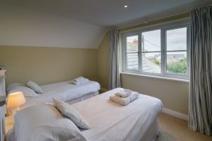 Twin bedroom on the first floor at Penpor