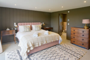 Ground floor master ensuite superking bedroom at Torridon