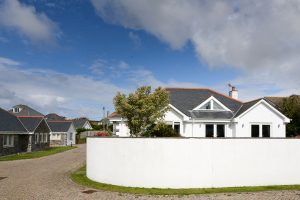 The rear exterior of Tregarne with garden wall