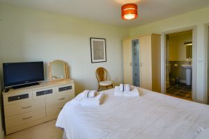 King sized bedroom on the first floor at Wispa with en suite bathroom