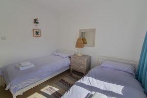 The second twin bedroom at The Ridings
