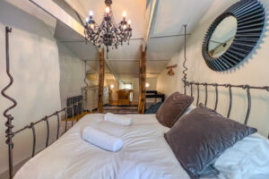 King bedroom at Millingworth Mill