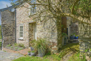 Outside shot of Millingworth Mill showing the outside shower