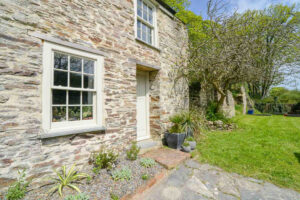 Outside shot of Millingworth Mill