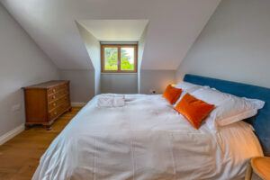 King sized bedroom on the first floor at Ysella
