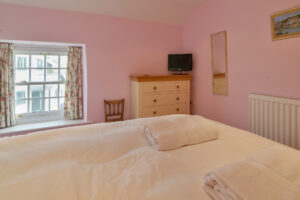 Kingsize bedroom at Treburrick Farm House