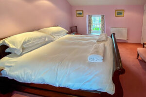 Kingsize bedroom at Treburrick Farm House