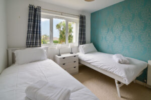 Twin bedroom on the ground floor at San Marcos