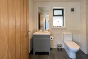 Ground floor ensuite to double bedroom at Cornerstones