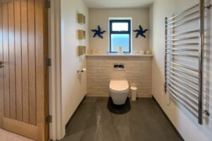Ensuite bathroom on ground floor at Cornerstones