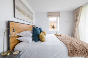 Master ensuite superking bed at The Look Out
