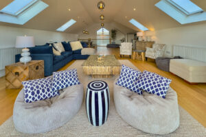 Open plan lounge and dining area on the first floor at Morwynsow