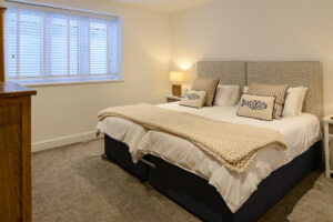 Ground floor Super king/twin bedroom at Morwynsow