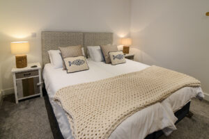 Ground floor Super king/twin bedroom at Morwynsow