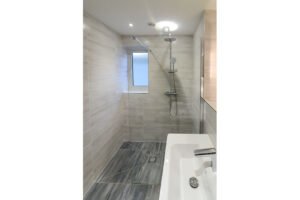 Walk in shower in the ensuite bathroom on the ground floor at Morwynsow
