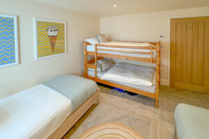 The bunk bed in the second twin bedroom on the ground floor at Tremblaze